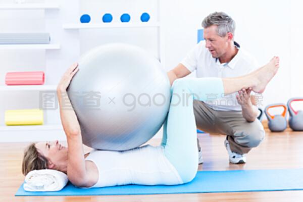 動起來，好心情 治療師如何通過運動球助力患者康復與休閑